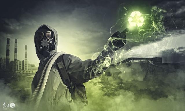 小说：小伙将巨大的钢锭，朝亚人首领压去，一击毙命，亚人变无措