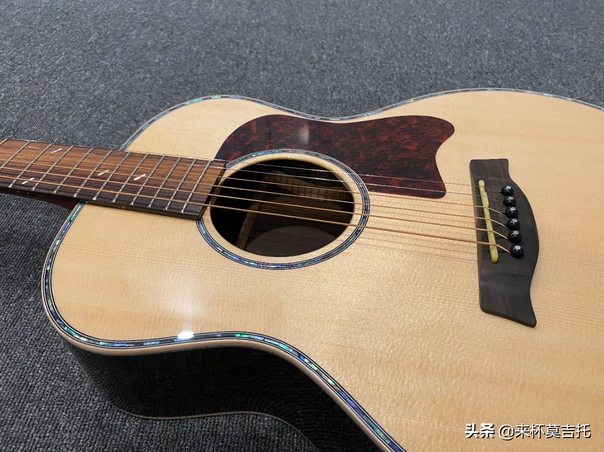 如何选择一把初学入门吉他,30天入门1年进阶民谣吉他