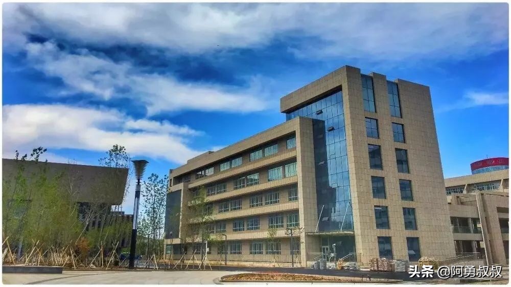 乌鲁木齐市第一职业高级中学,乌鲁木齐市第一中学官网