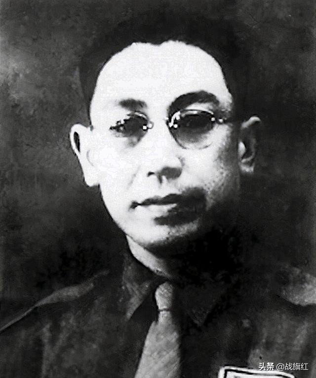 两个间谍互相对话,两个地下党相互说对方是卧底