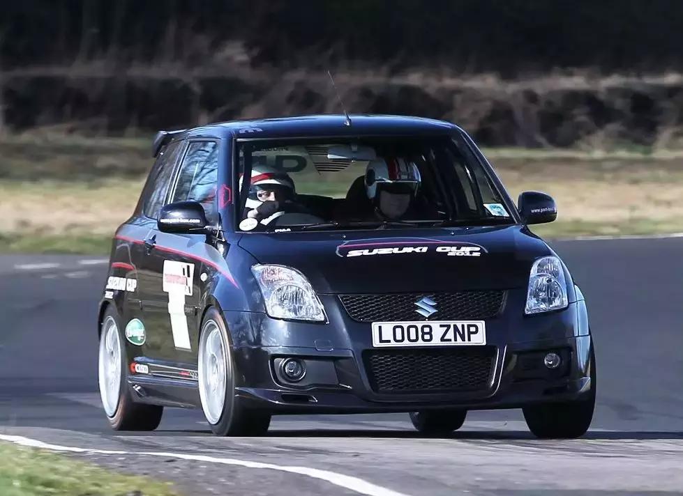 1.5雨燕实测,外媒试驾