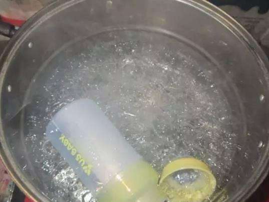 给宝宝洗奶瓶用什么盆好,奶瓶脏了怎么洗干净