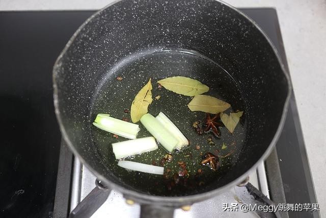 香辣拌面酱做法大全,炒菜万能香辣酱制作