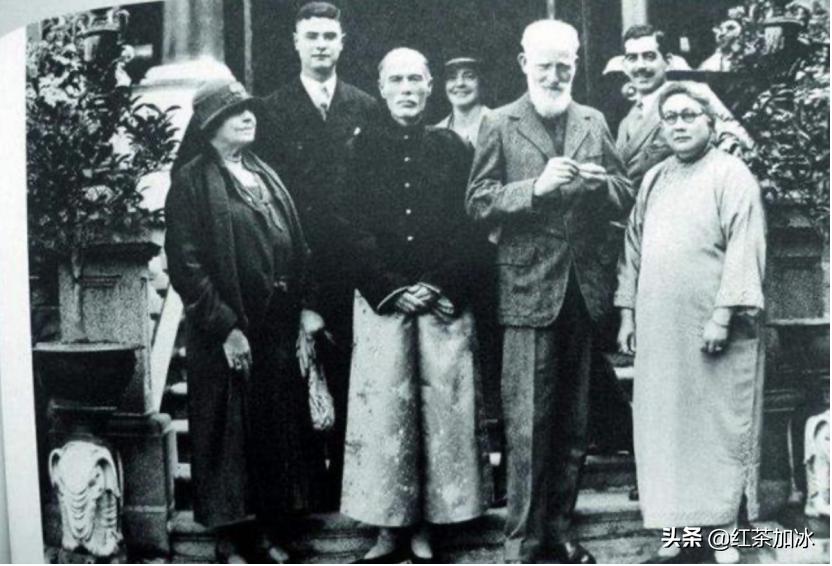 赌王何鸿燊的一生传奇经历,澳门赌王的发家史何鸿燊