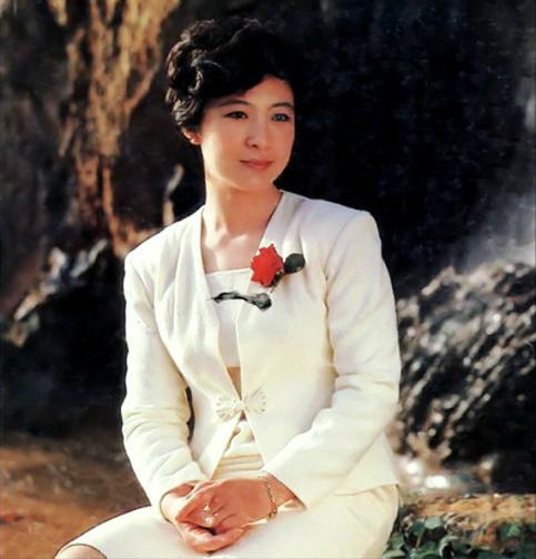 和丈夫携手到老，儿子是她的骄傲，72岁的王馥荔如今过得怎样？