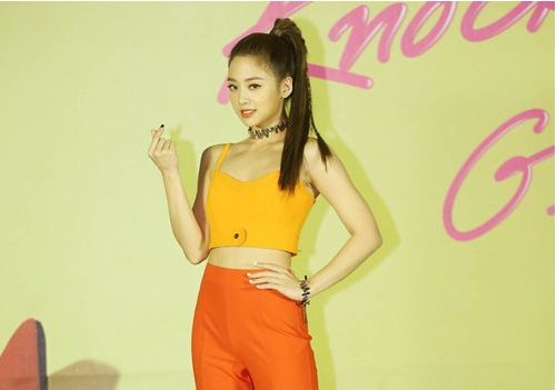 鬼鬼吴映洁明星大侦探编发,吴映洁同款扣环编发