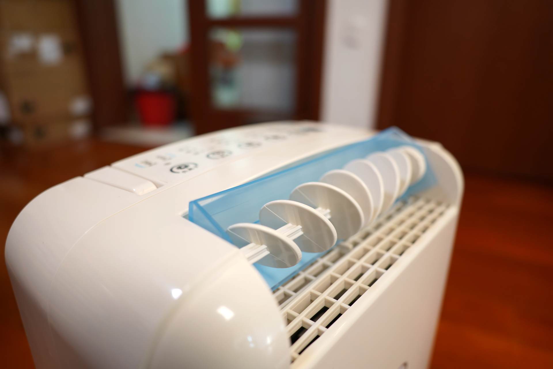 不用压缩机除湿,无压缩机除湿机的除湿原理