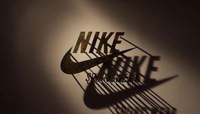 耐克董事长菲尔奈特年收入,耐克创始人菲尔奈特成长经历