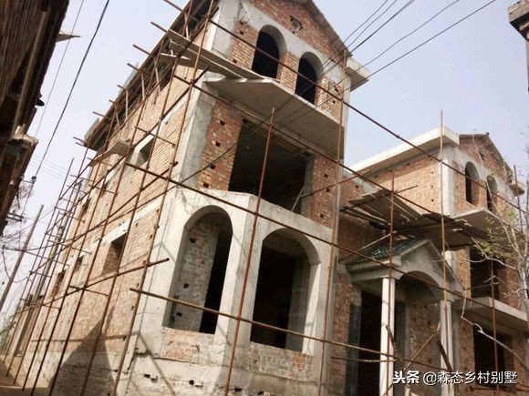 北方农村建房全过程,三层占地150平米,花了50万