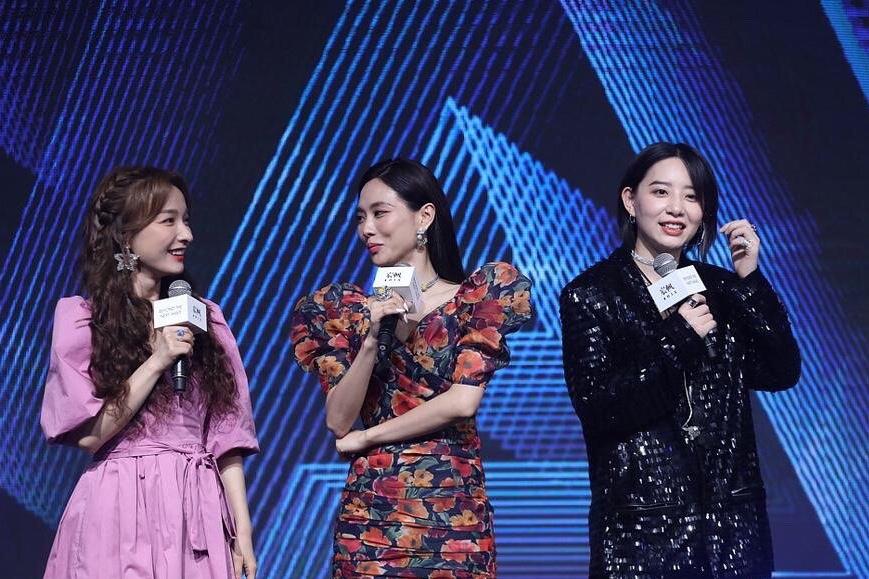 网红参加盛典,网红聚集参加宴会