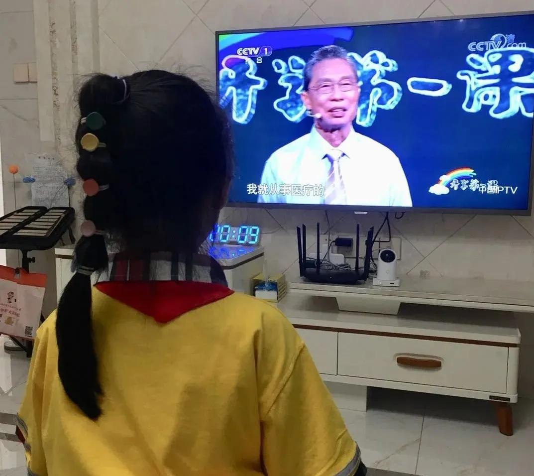 福建官桥中心小学什么时候开学,官桥小学2018年开学典礼的视频