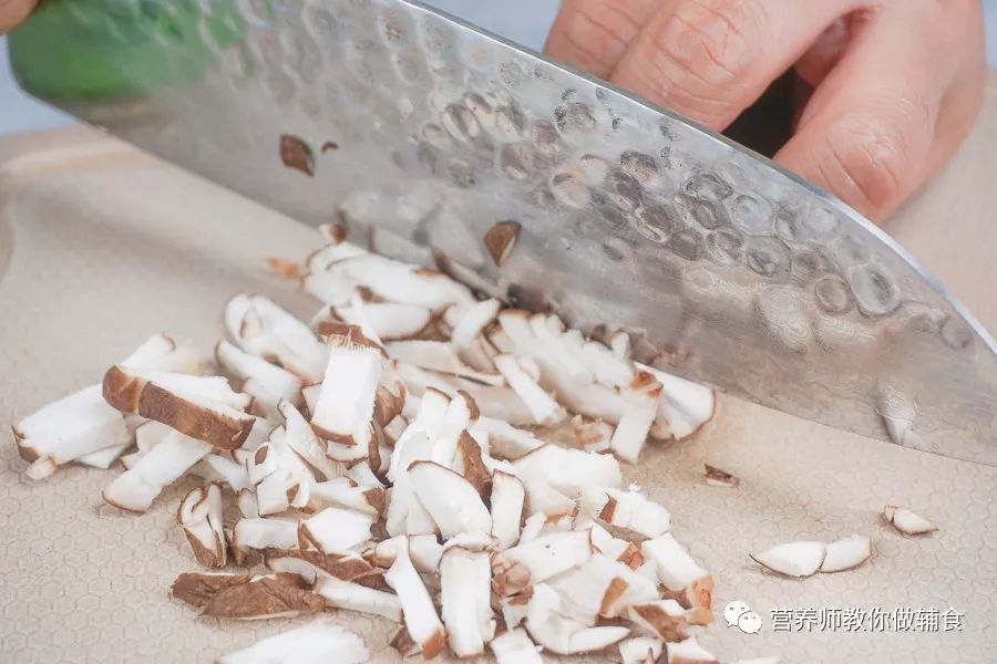 孩子感冒发烧没胃口,吃它清热下火,还能缓解咳嗽,补充水分