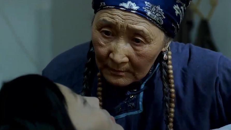 人性与欲望交织的电影，揭开中年女人难以启齿的尴尬，真实又残忍