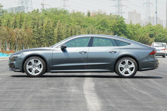 奥迪a7翠绿,上一代奥迪a7街拍