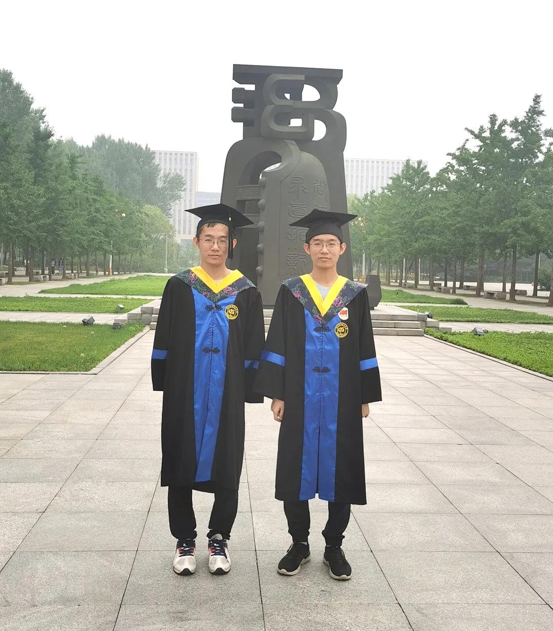 17门100分!65项荣誉奖励!北航这对双胞胎兄弟,太强了