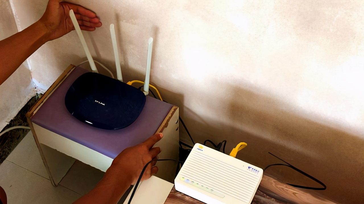 路由器旁不要放这些很影响网速,路由器正确的摆放能增加一倍网速