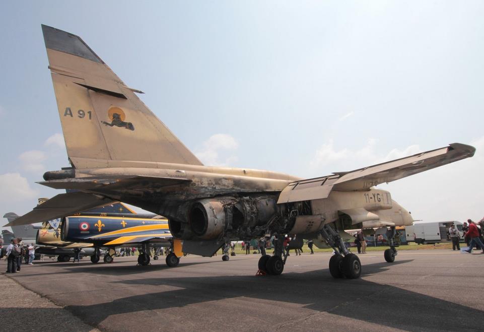 记忆中国空军,记忆中飞得很低的飞机