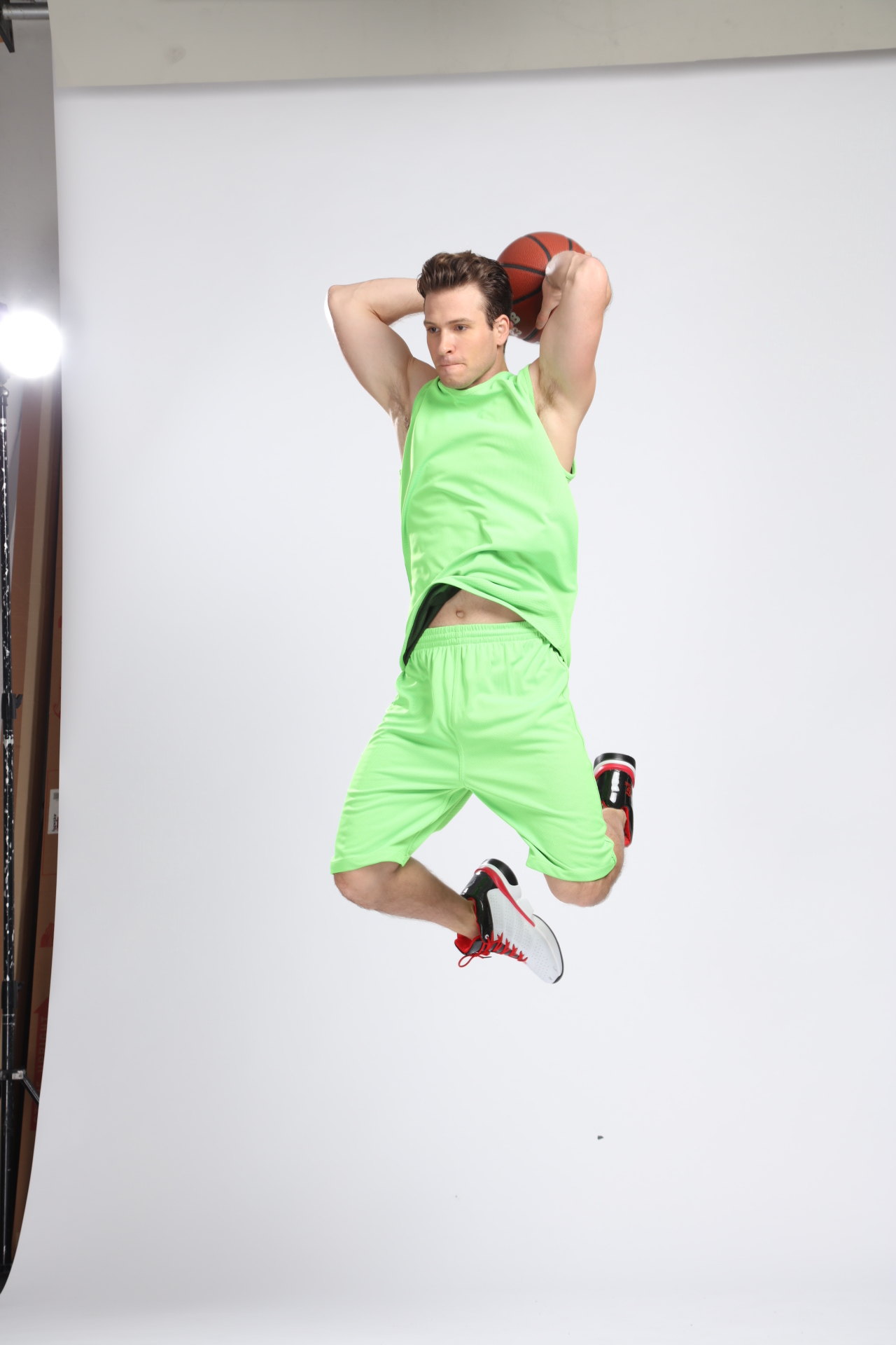 篮球衣服大小怎么选的,篮球衣服要怎么穿才正确