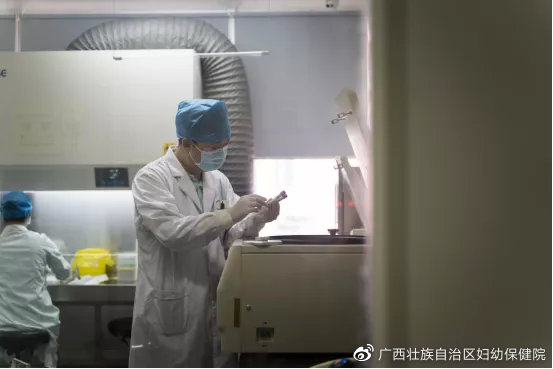 90后医生事迹有感,关于90后白衣天使的事例