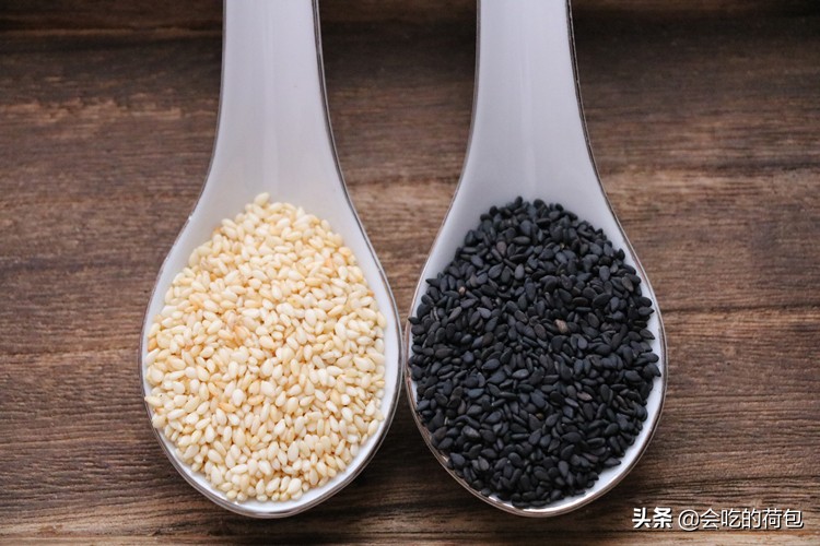 教你黑芝麻养生又简单的吃法,黑芝麻怎么做芝麻丸简单