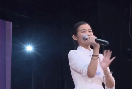 现在连优衣库视频的女主角都能出道了?