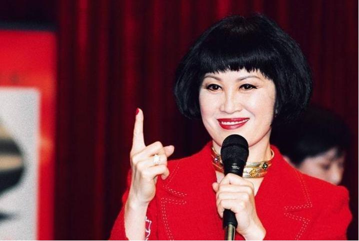 靳羽西的传奇一生,靳羽西的一生简历