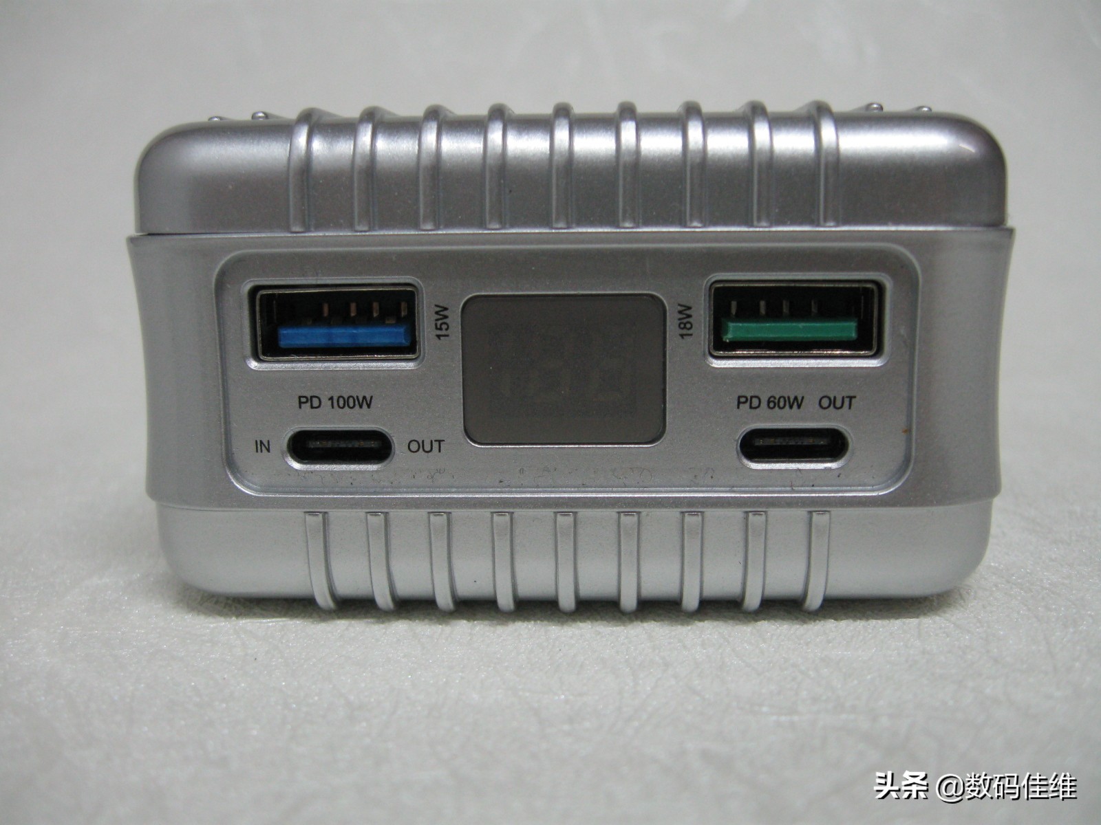 SuperTank100W笔记本移动电源套装评测+拆解