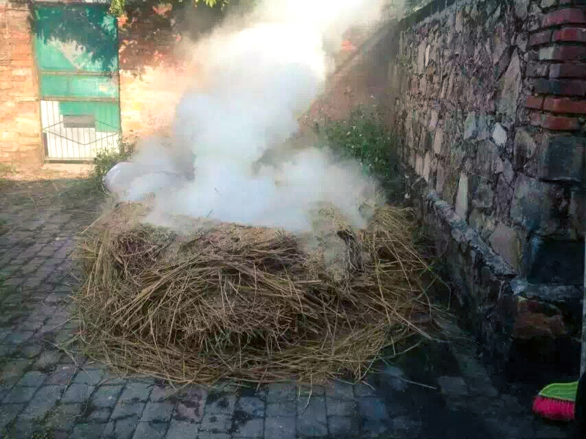 客家娘酒梅州客家特产玻璃瓶,客家娘酒舌尖上的客家文化