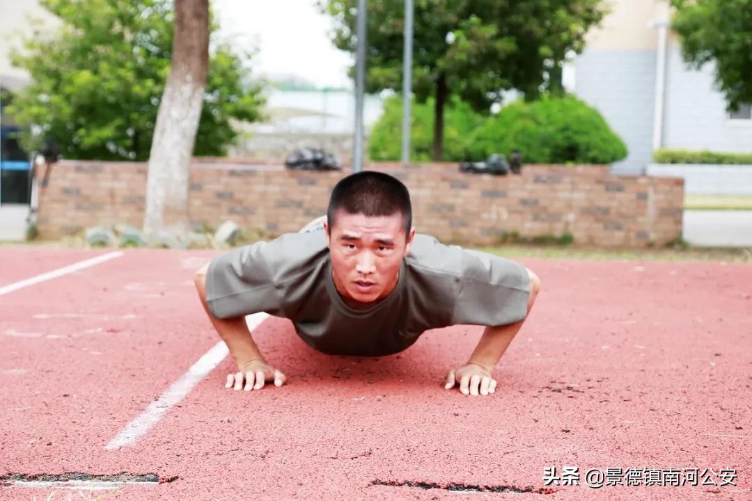 *榴弹手**投71米、双杠臂屈伸108个,这届新兵太猛了!