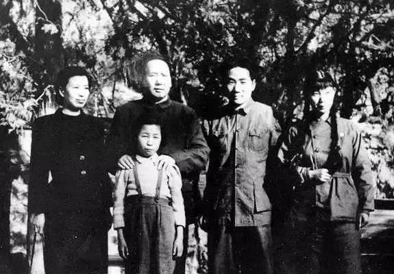 126张照片缅怀毛主席一生!