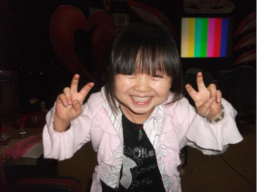 袖珍三公主经历坎坷，曾一起整容“变脸”，如今都收获幸福爱情