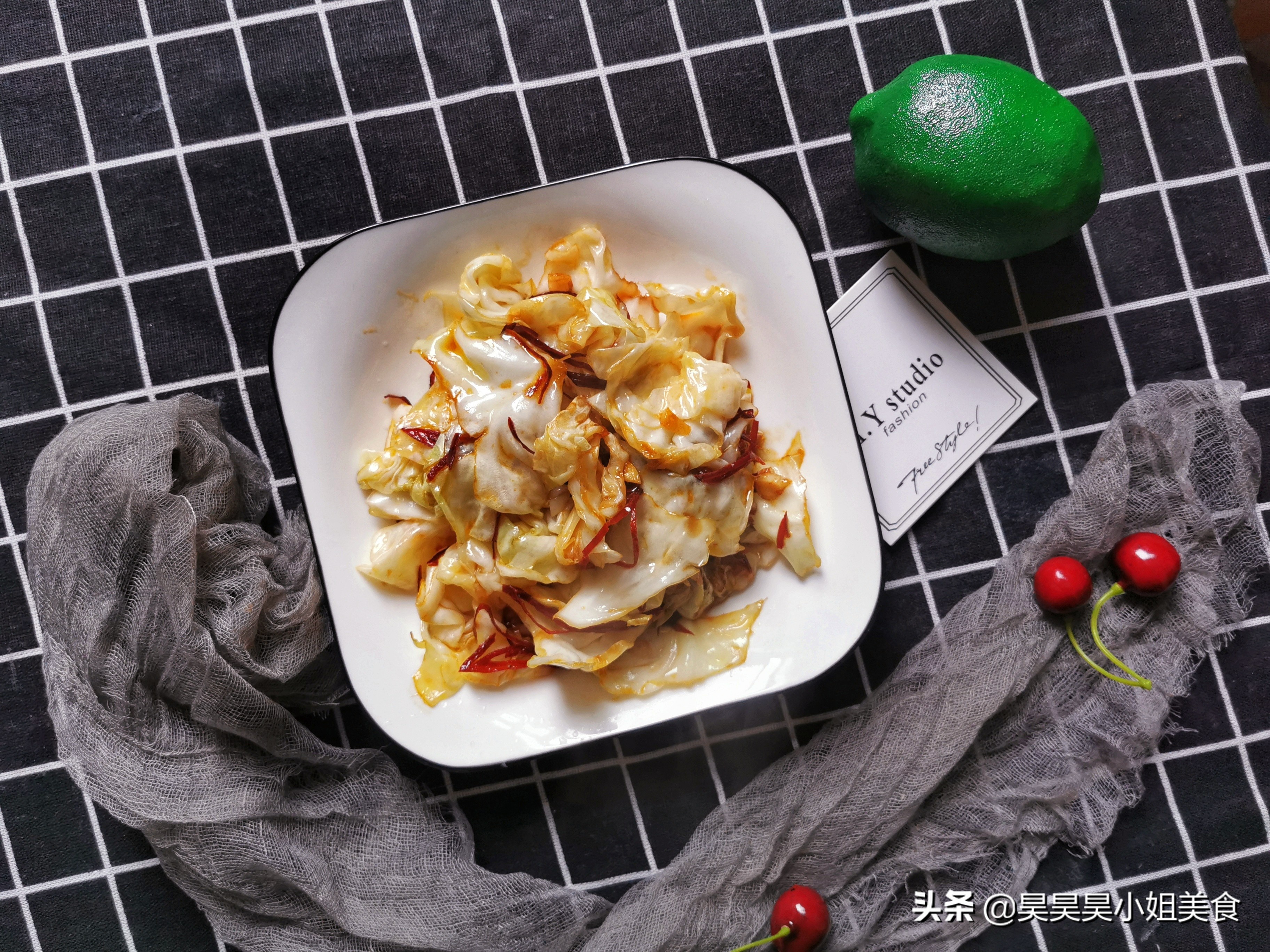 包菜这样炒，掌握这一步，口感脆嫩，10分钟搞定晚饭