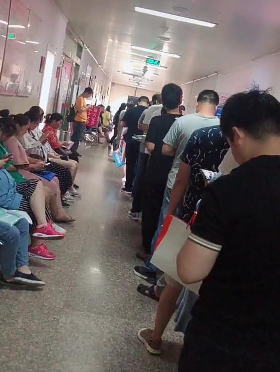 B超检查是男宝，宝爸盼女儿希望翻盘，为啥医生说有点困难？懂了