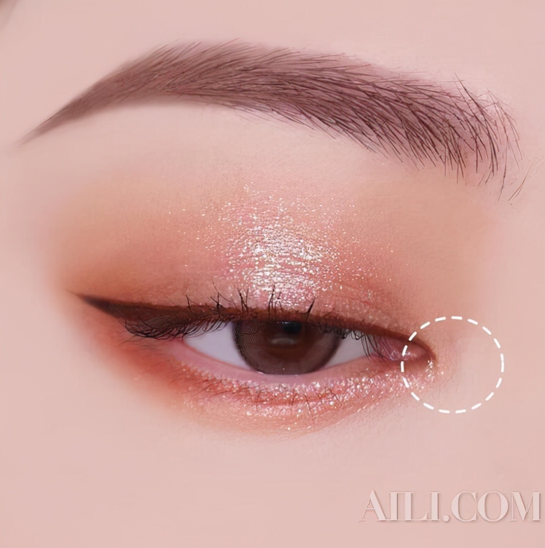 内双jennie仿妆小野猫眼妆,jennie自然雀斑妆