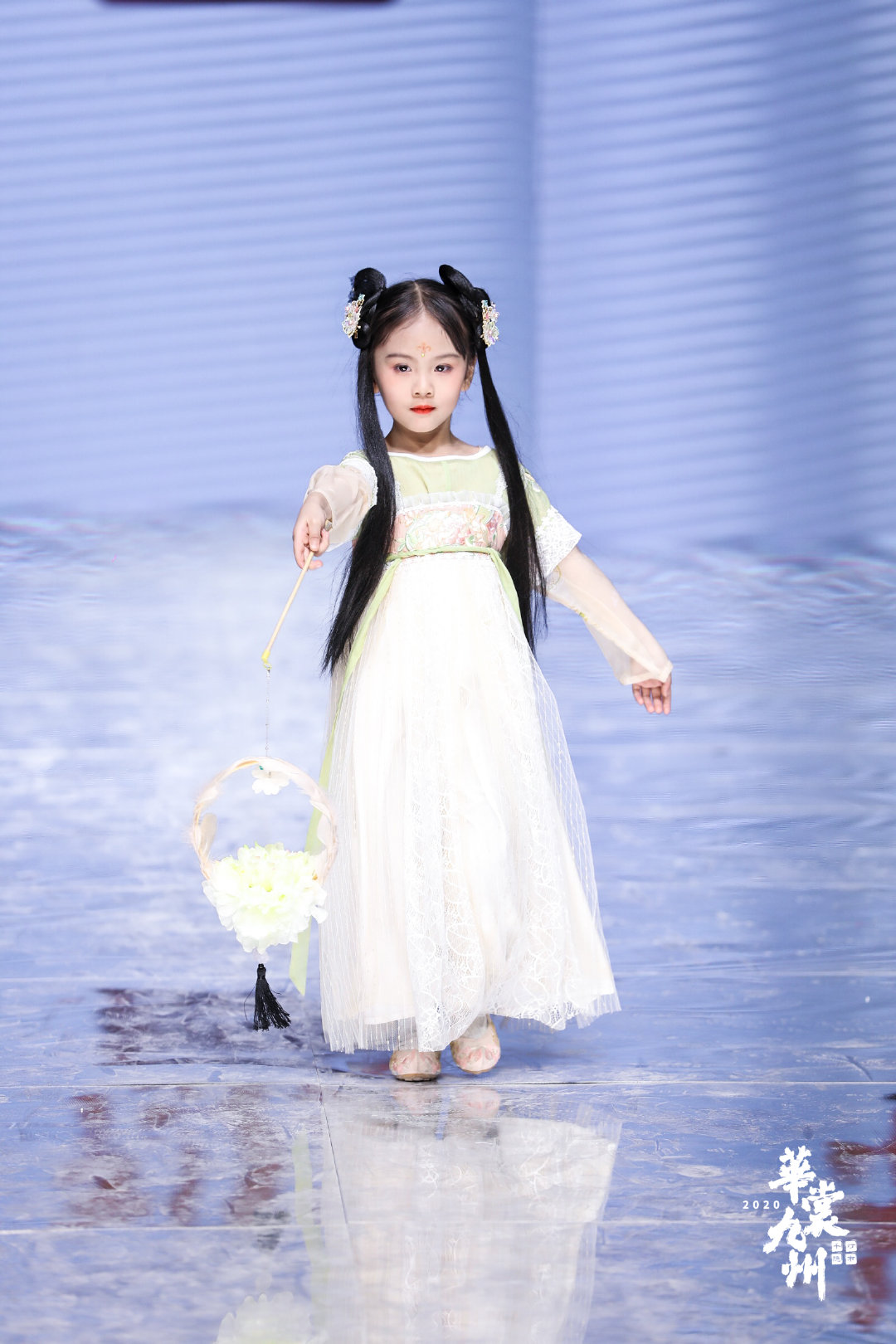 盘点那些穿上汉服的小孩子,穿汉服的小模样太可爱了