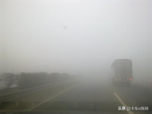 普通人如何年入百万赵铭铭开卡车年收入百万的“偏门生意”经