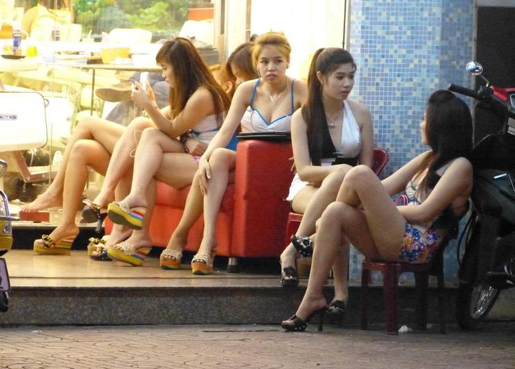 来中越边界做大生意赚大钱的越南阿妹靓靓闷声发财！