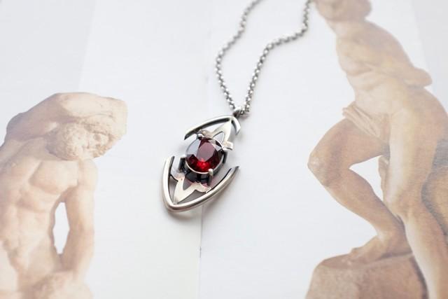 石榴石属于什么档次的宝石类型,石榴石最顶级的叫什么