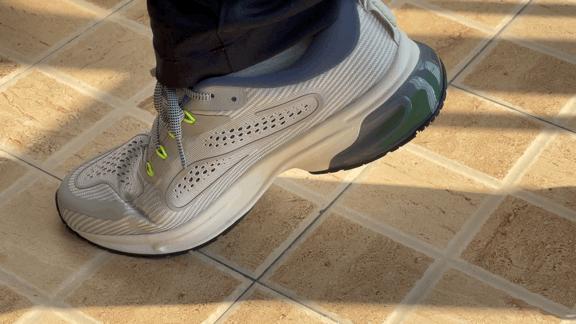 安踏咕咚联名怎么样,咕咚关联跑鞋