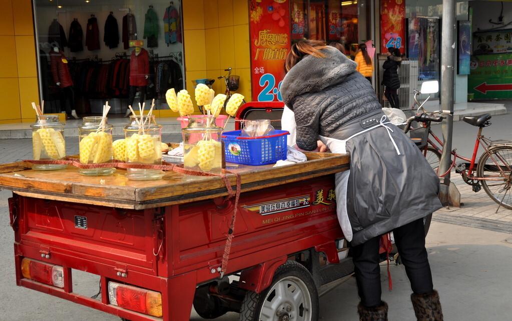 菠萝怎么吃不扎嘴,菠萝如何吃不嘴疼