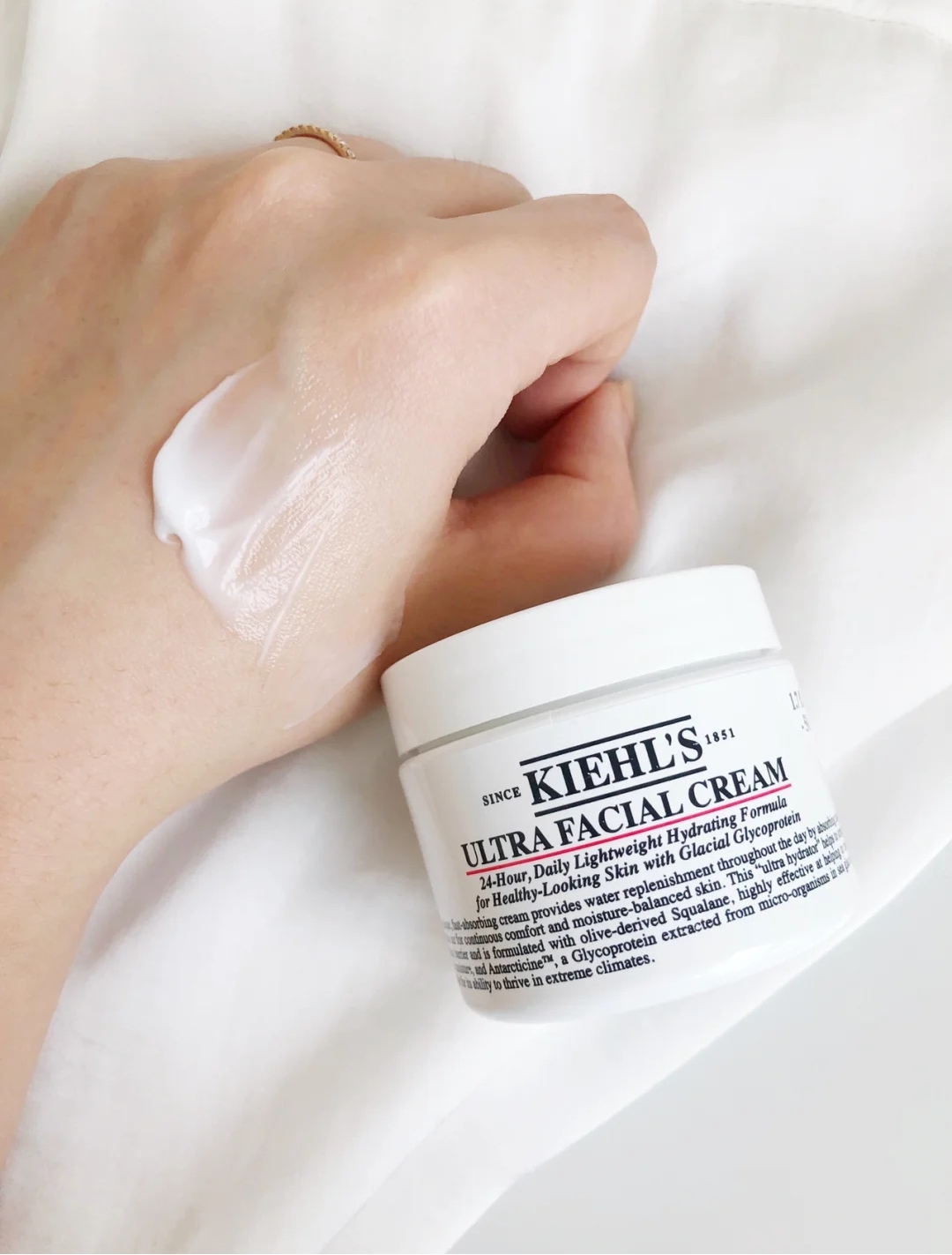 怡丽丝尔美白水乳配科颜氏面霜 (科颜氏爽肤水和怡丽丝尔哪个好)