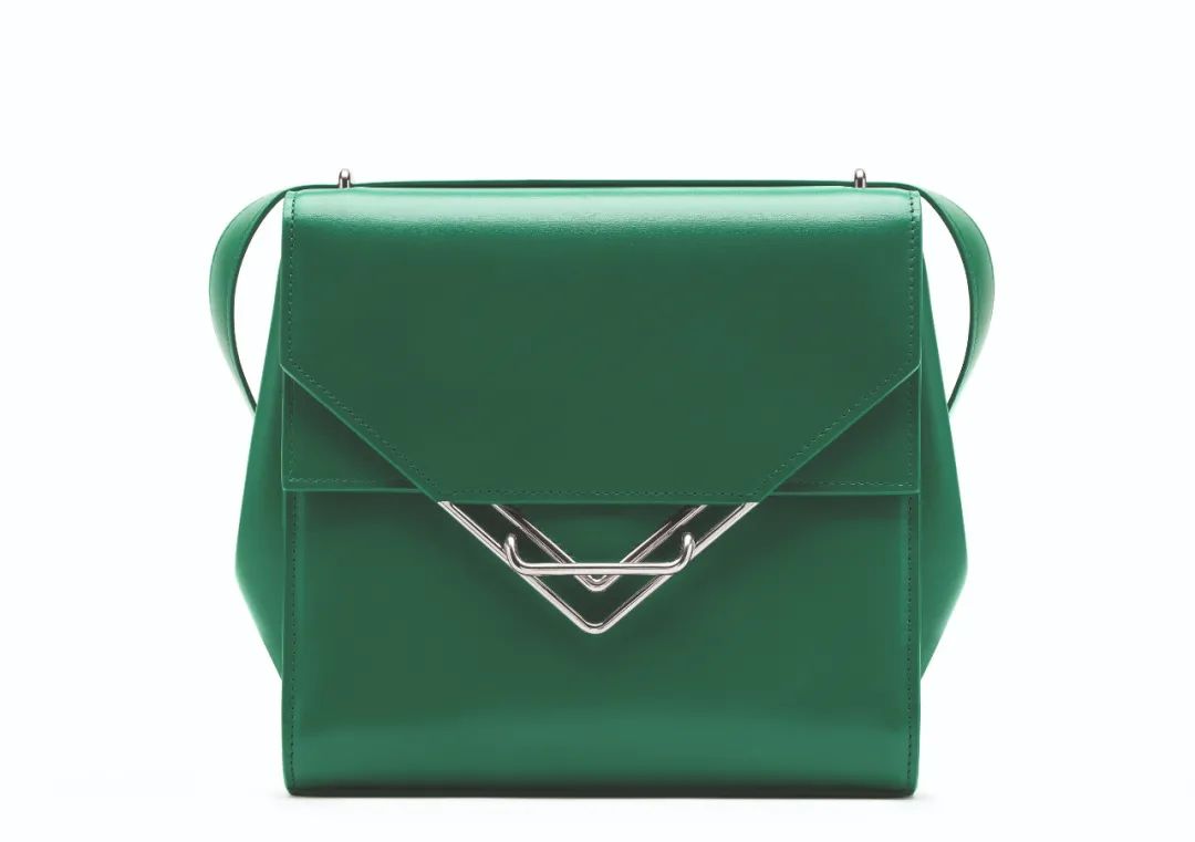 也太时髦了吧，怪不得女明星人手一只