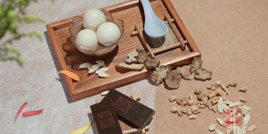 皮肤干燥吃什么中药可以调理一下,养脾胃养肺养肝的懒人养生法