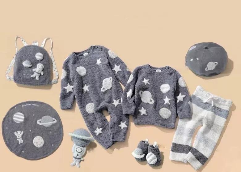 即使不出门也要穿出睡衣的别致,穿睡衣成了一种时尚