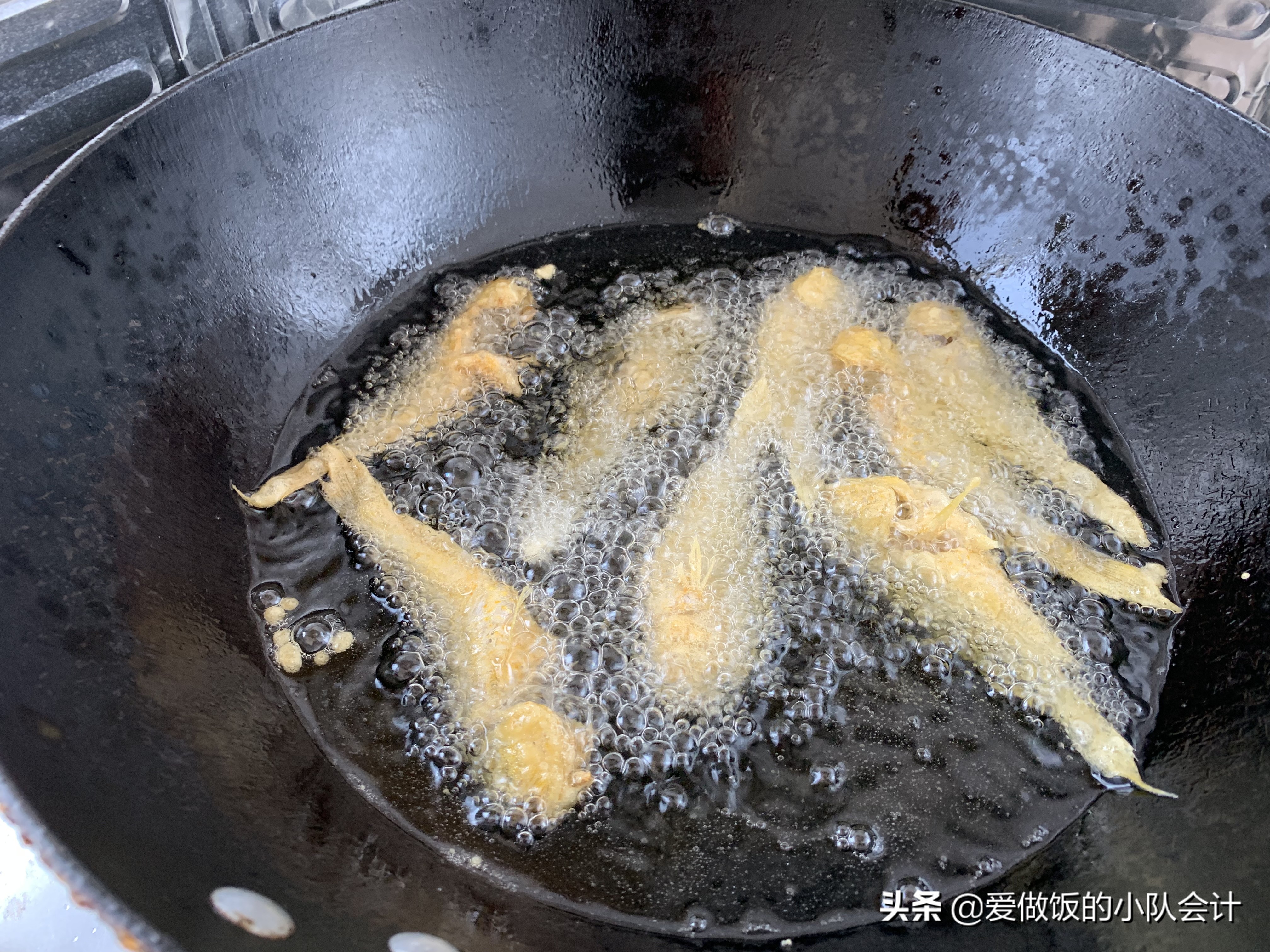 空气炸锅炸小鱼酥脆的方法,小鱼怎么炸又酥又脆简单做法
