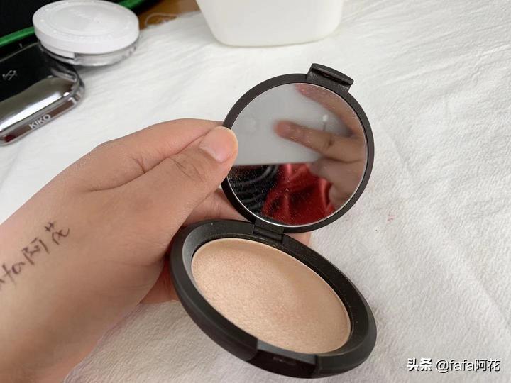 好用不贵的美妆单品,美妆博主有多少化妆品