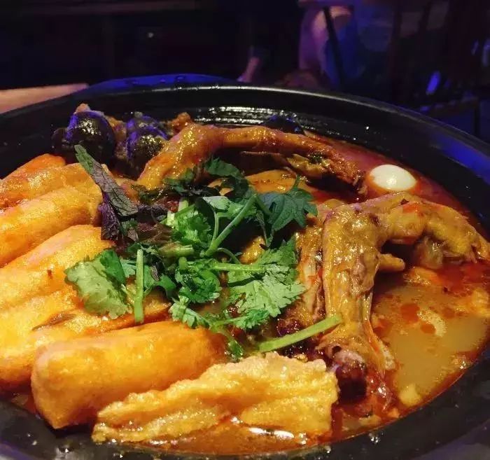 南宁最好吃的田螺煲,南宁田螺鸭脚煲