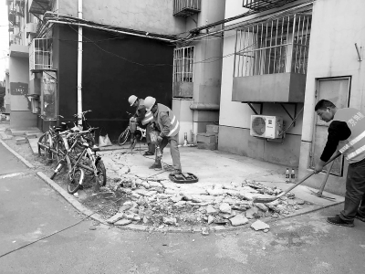 北京海淀老旧小区“五把钥匙”解地锁之困停车不再难