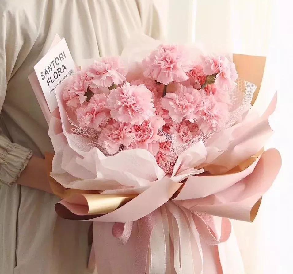 花要不要经常换水,花材正确处理方式及日常养护