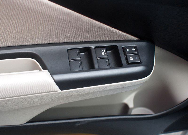 全新本田飞度代步买菜很实用,飞度车试驾